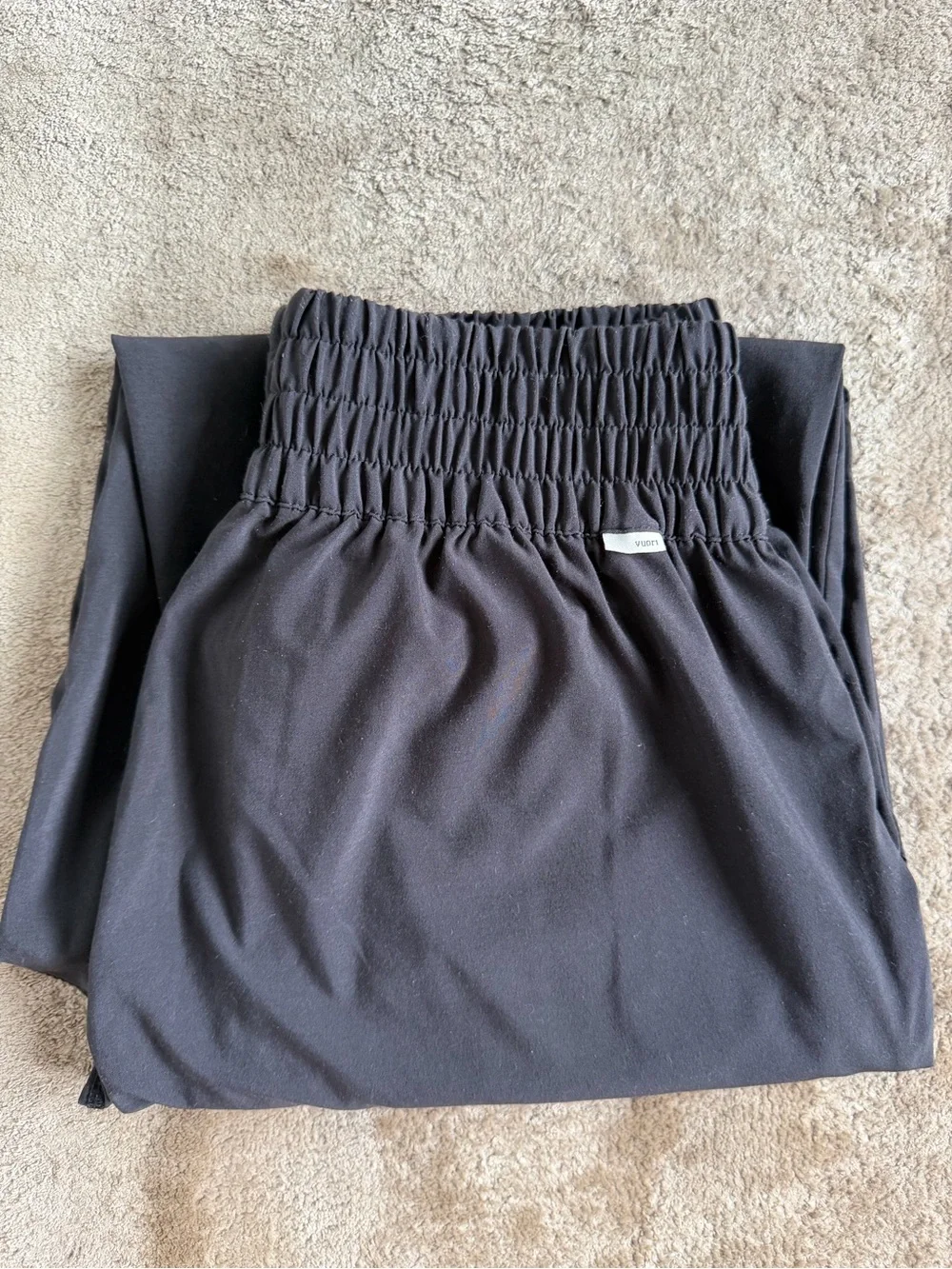 Vuori Black Elastic-Waist Joggers - Picture 9 of 11